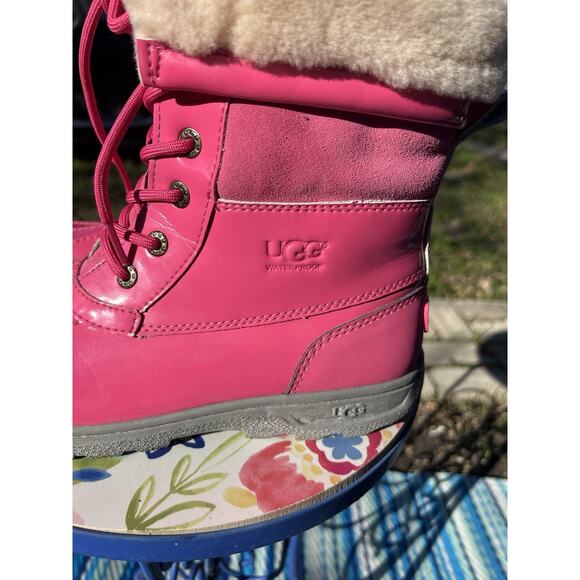UGG Australia Butte II Patent Dove Pink 1014396K Lace Up Boots Size 6 - Picture 2 of 6